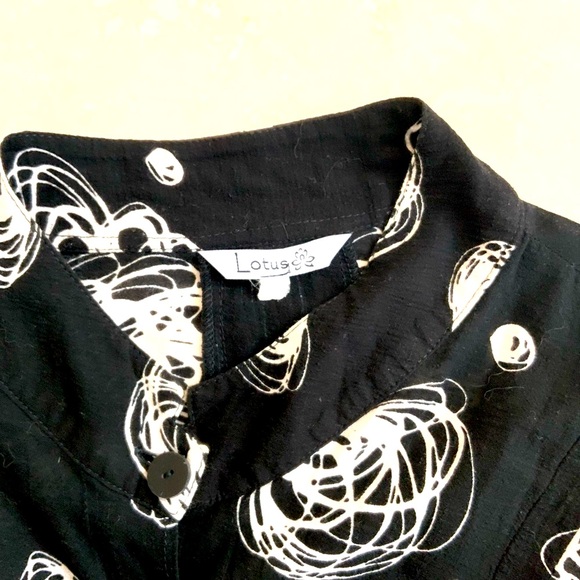 Lotus Black and White Patterned Flared Tunic with Red Accents 1X - Picture 5 of 8